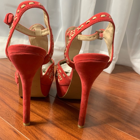 Peach and white peek a boo heels - Picture 1 of 2